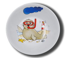 Laden Sie das Bild in den Galerie-Viewer, Schale als Porzellan mit Namen und Seehund Taucherbrille