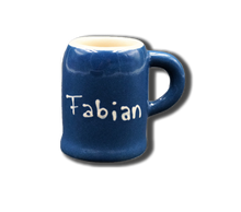 Laden Sie das Bild in den Galerie-Viewer, Schnapsbecher mit Henkel und Namen