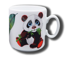 Laden Sie das Bild in den Galerie-Viewer, Weißer Tasse mit Namen und Panda
